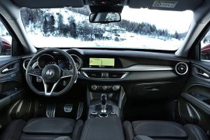 Alfa Romeo Stelvio: Τιμές, επιδόσεις, εξοπλισμοί και πότε έρχεται