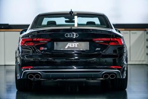 Audi S5 με 425 άλογα δείχνει τα… δόντια του