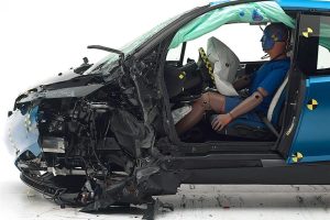 Εντυπωσιακό το BMW i3 στα crash tests (+videos)