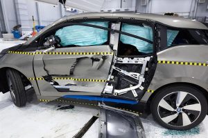 Εντυπωσιακό το BMW i3 στα crash tests (+videos)