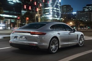 Η Porsche Panamera Turbo S E-Hybrid «καίει» 2,9 λτ./100 χλμ.