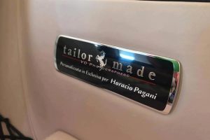 Τρέλανέ μας Pagani! Μετά την Porsche πήρε και Ferrari…