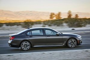 Η πληθωρική BMW M760Li xDrive των 291.000 ευρώ!