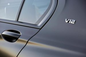 Η πληθωρική BMW M760Li xDrive των 291.000 ευρώ!