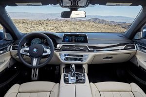 Η πληθωρική BMW M760Li xDrive των 291.000 ευρώ!