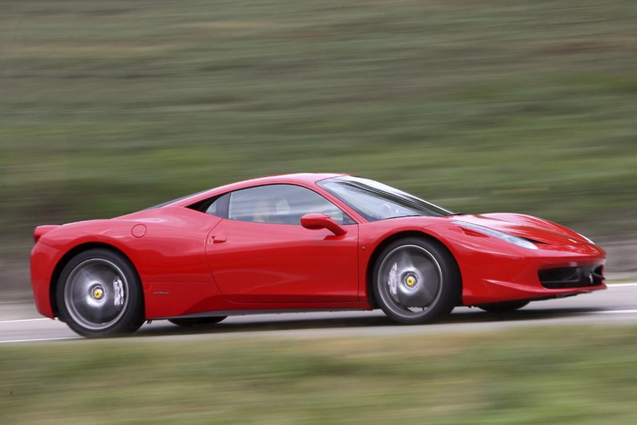 Πόσες Ferrari έχουν πωληθεί στην Ελλάδα την τελευταία 20ετία;