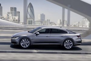 Νέο 5θυρο μεσαίο premium GT Volkswagen Arteon (+video)