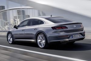 Νέο 5θυρο μεσαίο premium GT Volkswagen Arteon (+video)