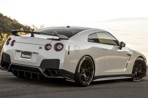 Επική βελτίωση Nissan GT-R με carbon bodykit και 20άρες ζάντες