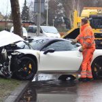 Οδηγός δεν μπόρεσε να κρατήσει τη Ferrari στο σωστό... δρόμο