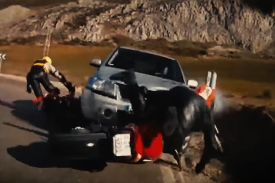 Οδηγός με Suzuki Grand Vitara ισοπεδώνει μοτοσικλετιστές (+video)