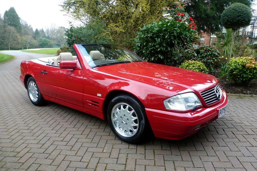 Δεν θα πιστεύεις γιατί αυτή η Mercedes SL500 του 1996 έχει μόλις 130 χλμ.