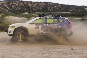 Πολεμικό… Nissan X-Trail με ερπύστριες