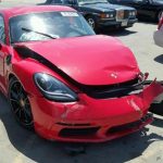 Πωλείται τρακαρισμένη Porsche 718 Cayman με 3.000 χλμ.
