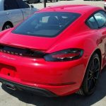 Πωλείται τρακαρισμένη Porsche 718 Cayman με 3.000 χλμ.