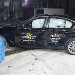 Πώς τα πήγε η νέα BMW Σειρά 5 στα crash tests; (+videos)