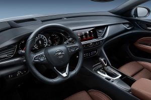 Opel Insignia Country Tourer: Στέισον και crossover μαζί