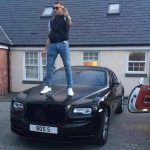 Δεν θα πιστεύεις σε τι αυτοκίνητο πατάει πάνω ο προκλητικός McGregor…