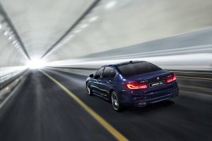 Νέα BMW Σειρά 5 με μακρύ μεταξόνιο για πιο άνετες μετακινήσεις