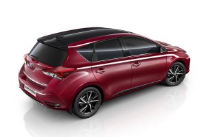 Νέο δίχρωμο Toyota Auris Bi-tone με extra στυλ