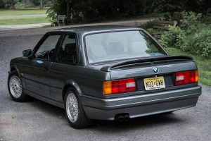 Πωλείται μία εξαιρετικά σπάνια BMW 320is E30 Μ Τech II