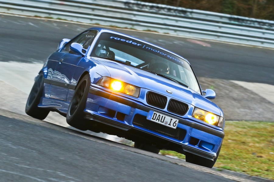 Η BMW M3 που “πατάει” supercars στο Nürburgring (video)
