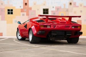 Σπάνια Lamborghini Countach του 1987 με 10.463 χλμ.!