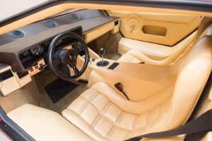 Σπάνια Lamborghini Countach του 1987 με 10.463 χλμ.!