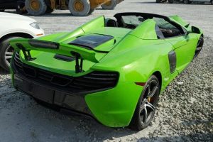 Δείτε πόσα λεφτά έχει φτάσει η τιμή μιας τρακαρισμένης McLaren σε δημοπρασία