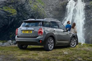 Νέα MINI One Countryman με κατανάλωση από 4,1 λτ./100 χλμ.