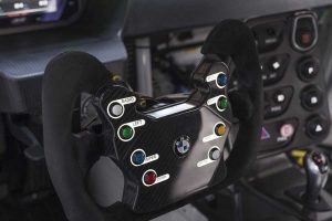 BMW M4 GT4 στα χρώματα του πολέμου (+video)