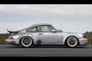 Τρελά λεφτά για Porsche 911 Carrera RSR 3.8 με μόλις 10 χλμ.
