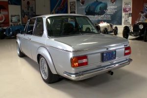 Άψογη BMW 2002 με μοτέρ από M3 E30 (+video)