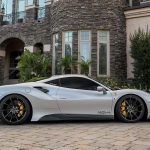 Βελτιωμένη Ferrari με carbon bodykit να την… πιείς στο ποτήρι!