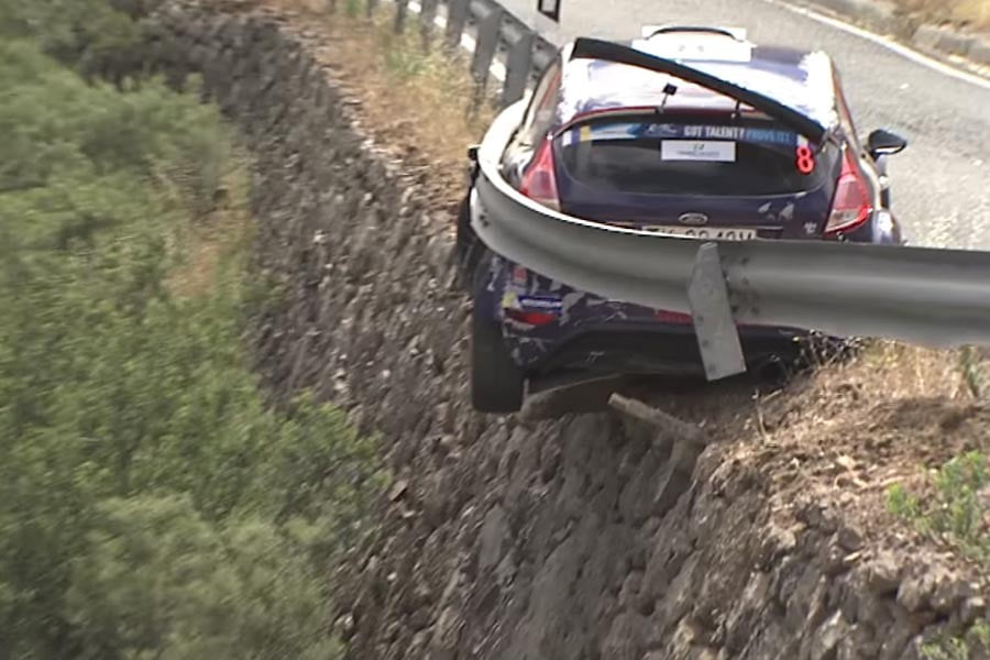 Τον έσωσαν οι μπαριέρες (+video)