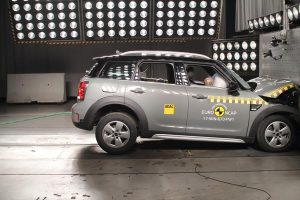 Νέα crash tests για Nissan Micra, Suzuki Swift, Skoda Kodiaq και MINI Countryman (+videos)