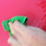 Αφαίρεση ρετσινιού από το αυτοκίνητο