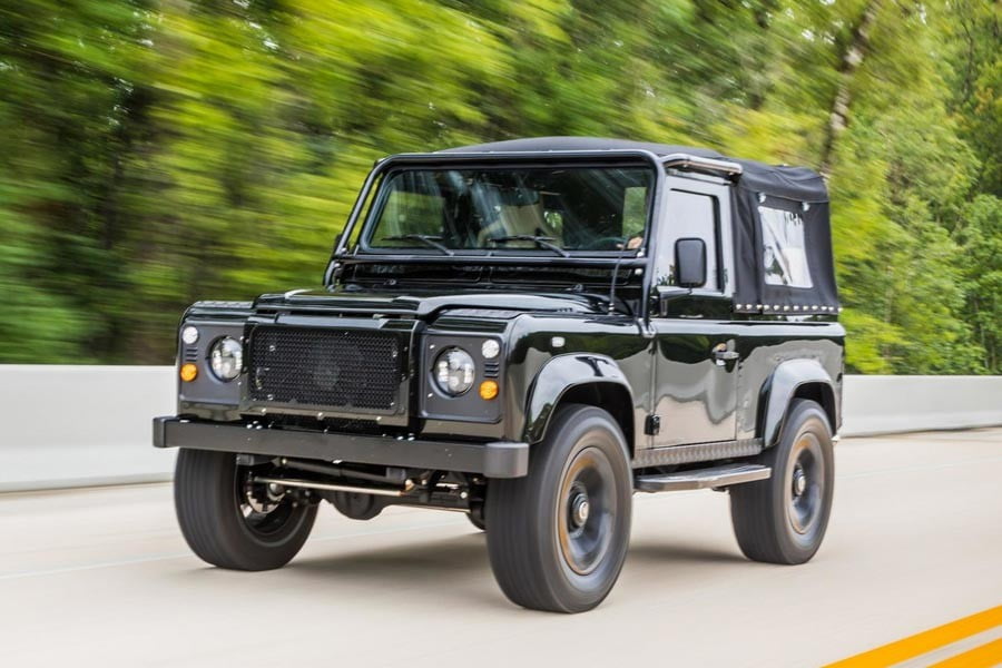 Land Rover Defender με μοτέρ από Corvette είναι το απόλυτο off road! (+video)