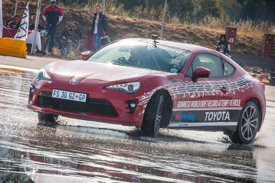 Νέο παγκόσμιο ρεκόρ πλαγιολίσθησης από το Toyota GT 86