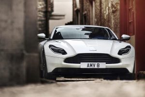 Με τον 4λιτρο twin-turbo V8 της AMG η Aston Martin DB11