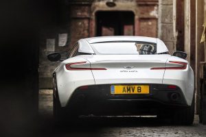 Με τον 4λιτρο twin-turbo V8 της AMG η Aston Martin DB11