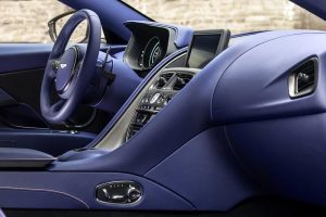 Με τον 4λιτρο twin-turbo V8 της AMG η Aston Martin DB11