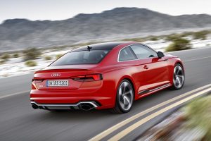 Πόσο κοστίζει το «καυτό» Audi RS 5 στη χώρα μας;