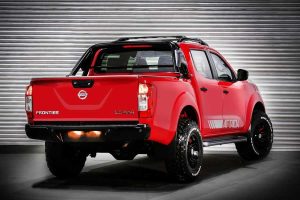 Το Nissan Navara παίζει φουλ επίθεση