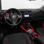 Το Nissan Navara παίζει φουλ επίθεση
