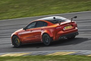 Επίσημη αποκάλυψη της Jaguar που βάζει κάτω τη M3! (+video)