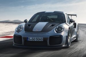 Νέα κορυφαία Porsche 911 GT2 RS με 700 άλογα! (+video)