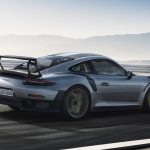 Νέα κορυφαία Porsche 911 GT2 RS με 700 άλογα! (+video)