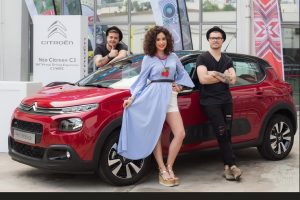 Η Ευαγγελία Αραβανή στο τιμόνι του νέου Citroen C3 (video)