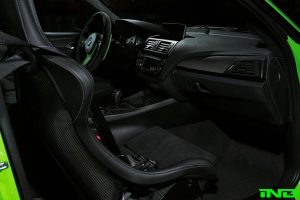 Εκπληκτική καταπράσινη BMW M2 με carbon bodykit
